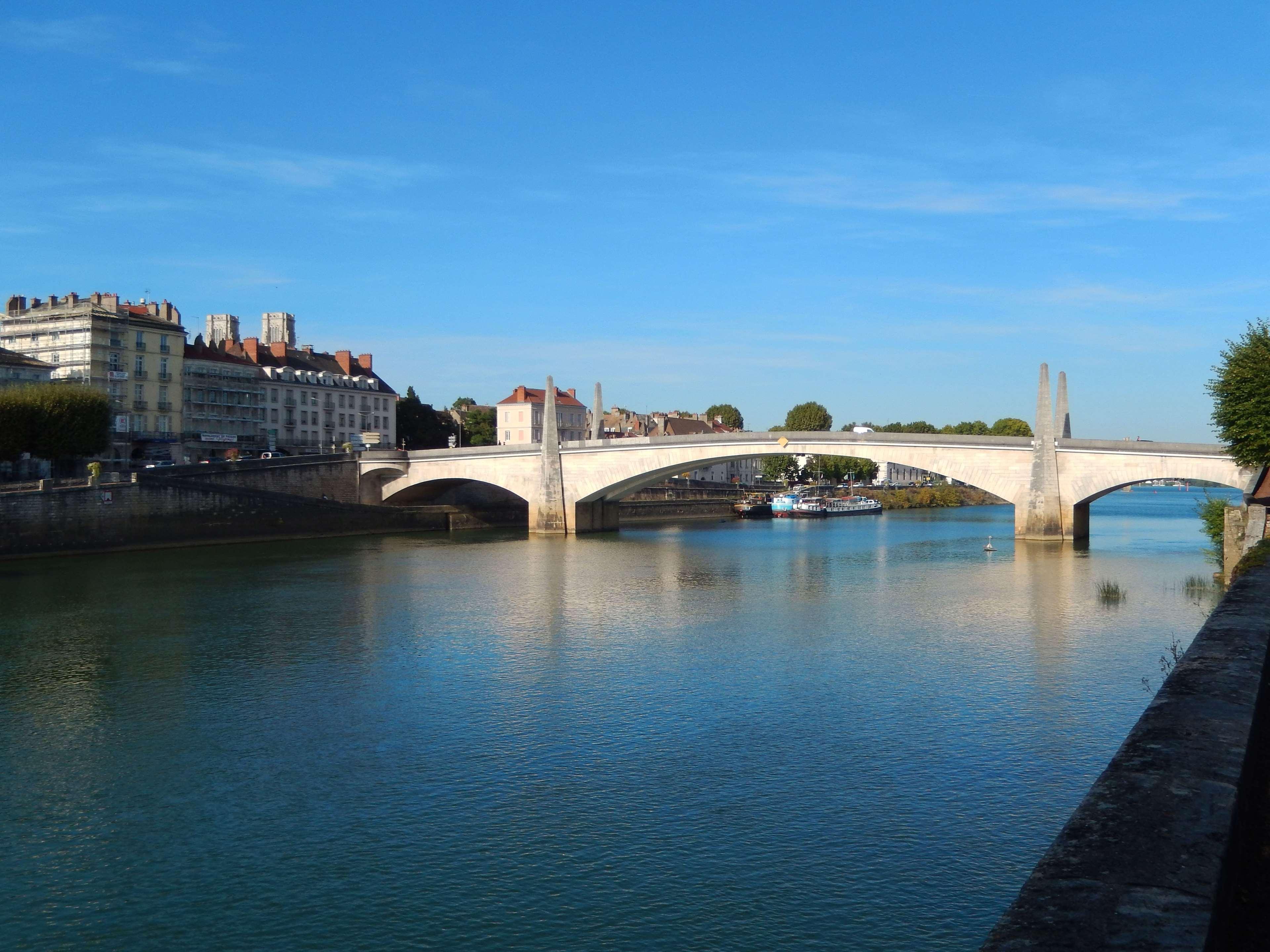 Kyriad Chalon-Sur-Saone Centre Exterior foto